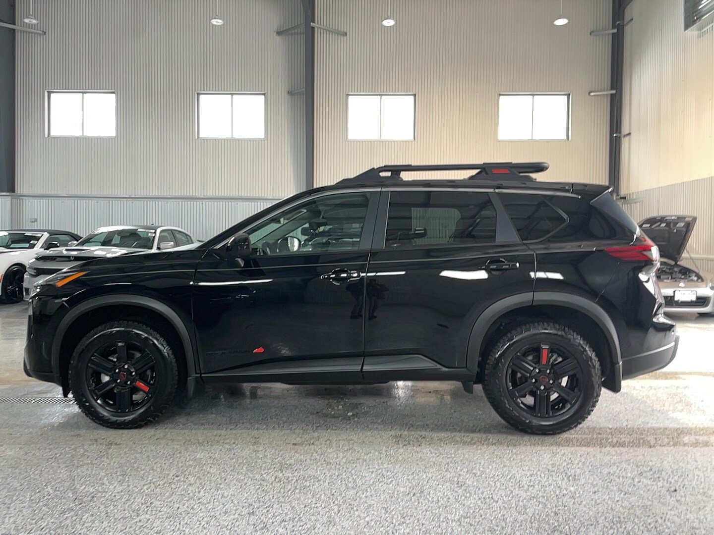 Used 2025 Nissan Rogue SV AWD/4WD image 4