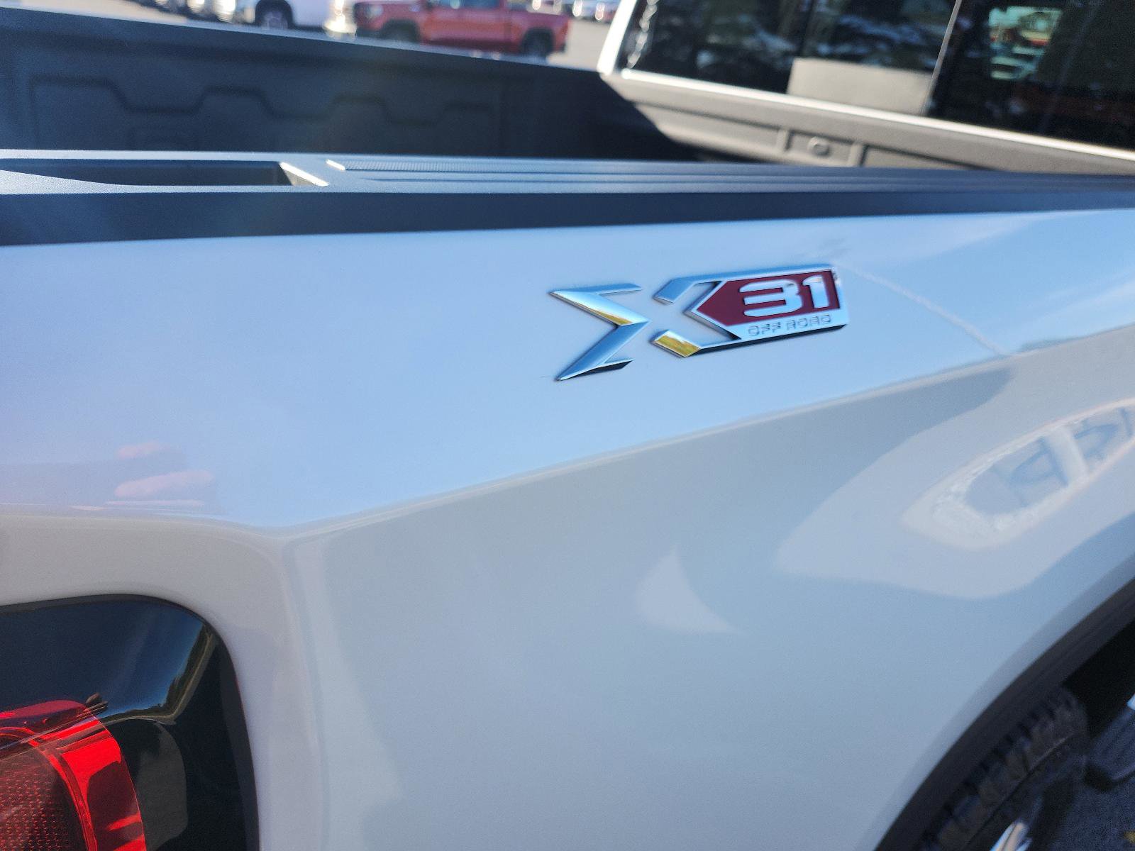 Certified 2025 GMC Sierra 1500 SLT w/ SLT Premium Package image 6