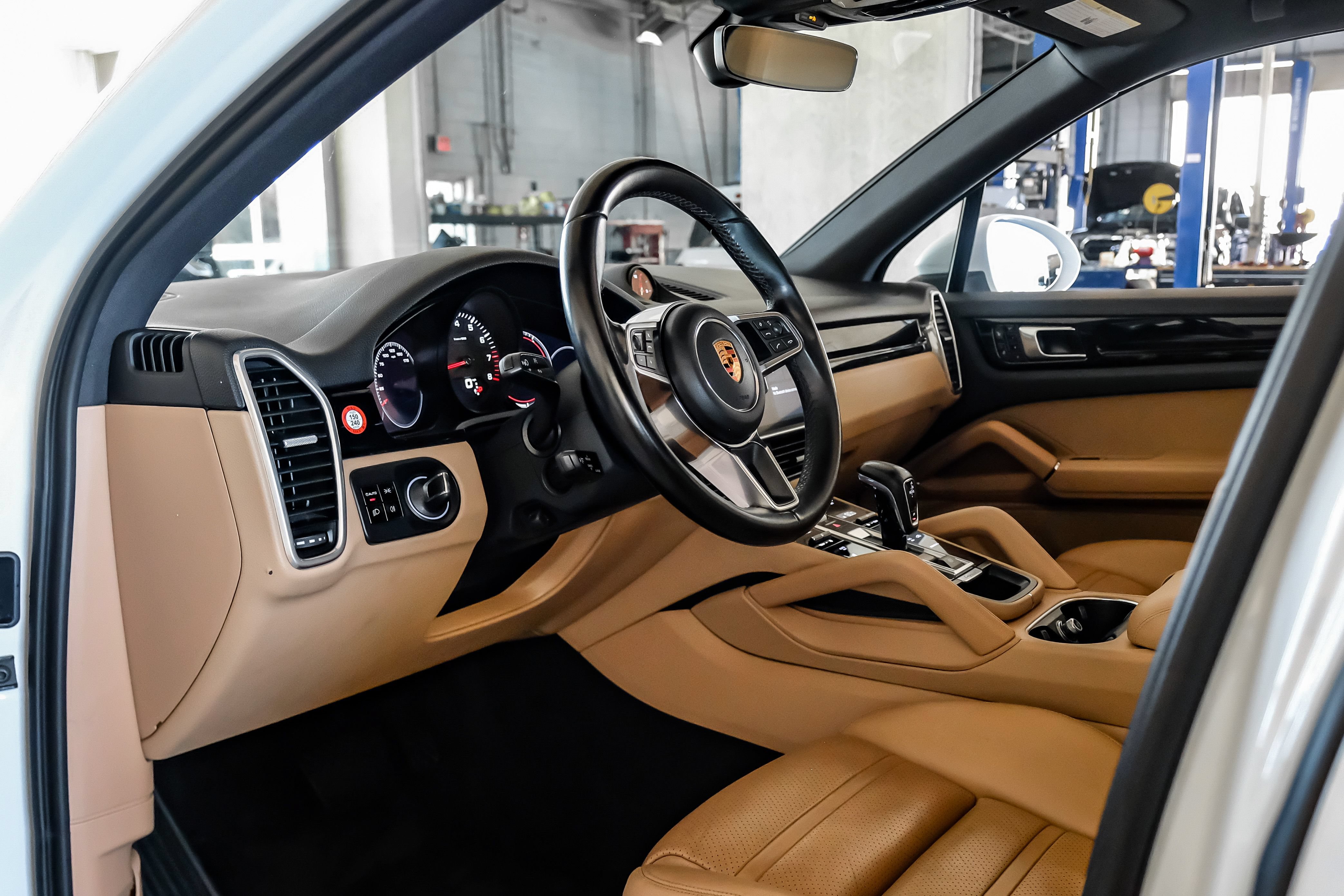 Used 2019 Porsche Cayenne AWD/4WD image 2