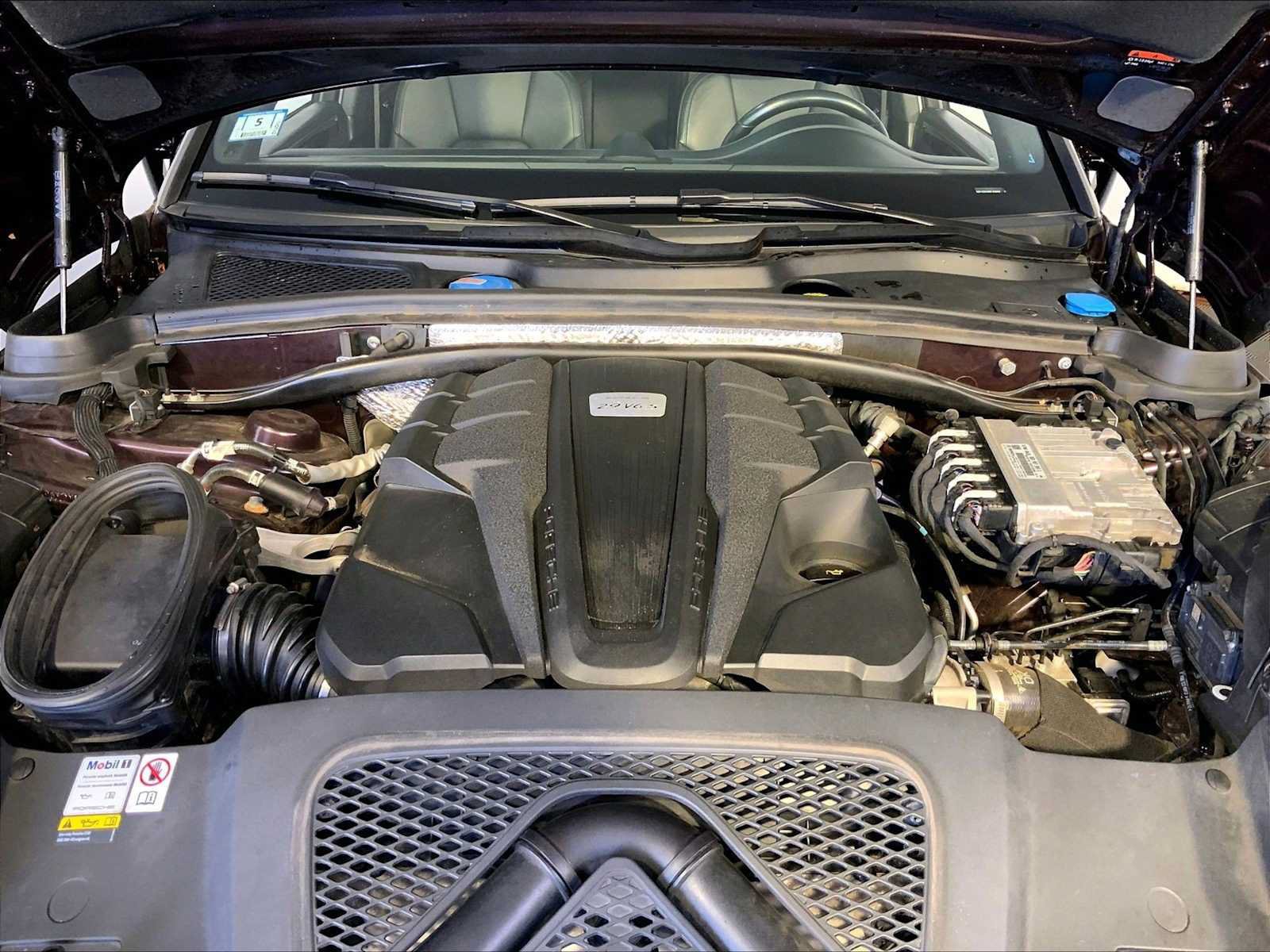 Used 2023 Porsche Macan S AWD/4WD image 33