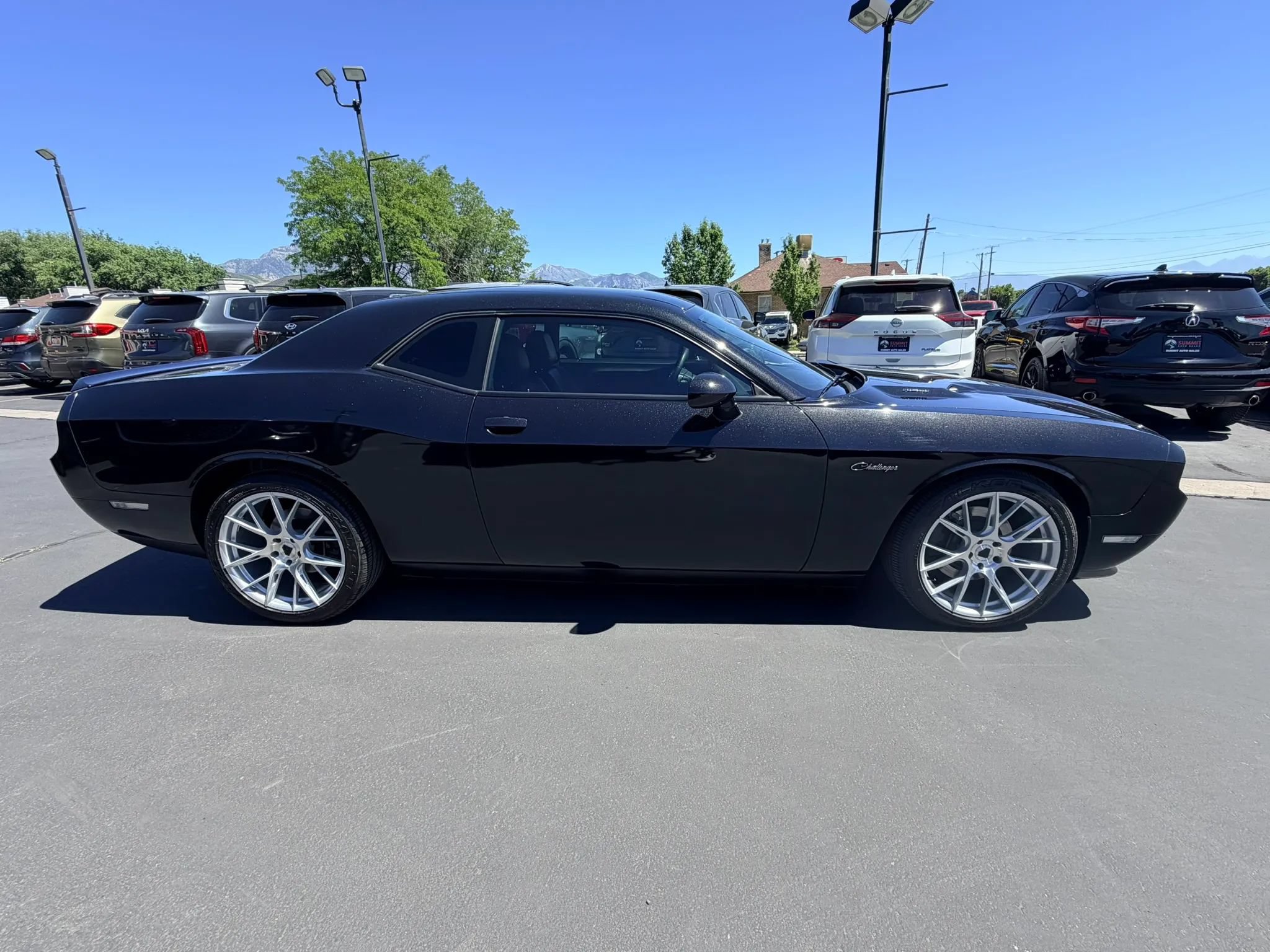 Used 2013 Dodge Challenger R/T RWD image 3