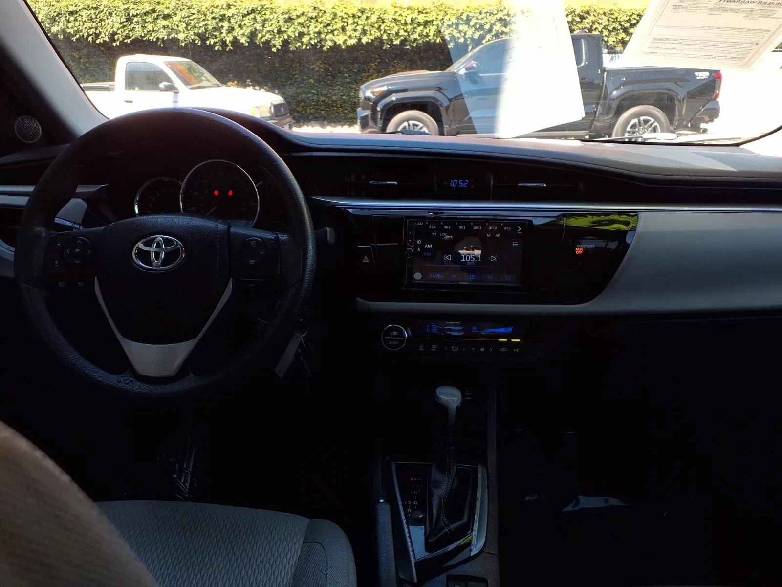 Used 2016 Toyota Corolla LE FWD image 12
