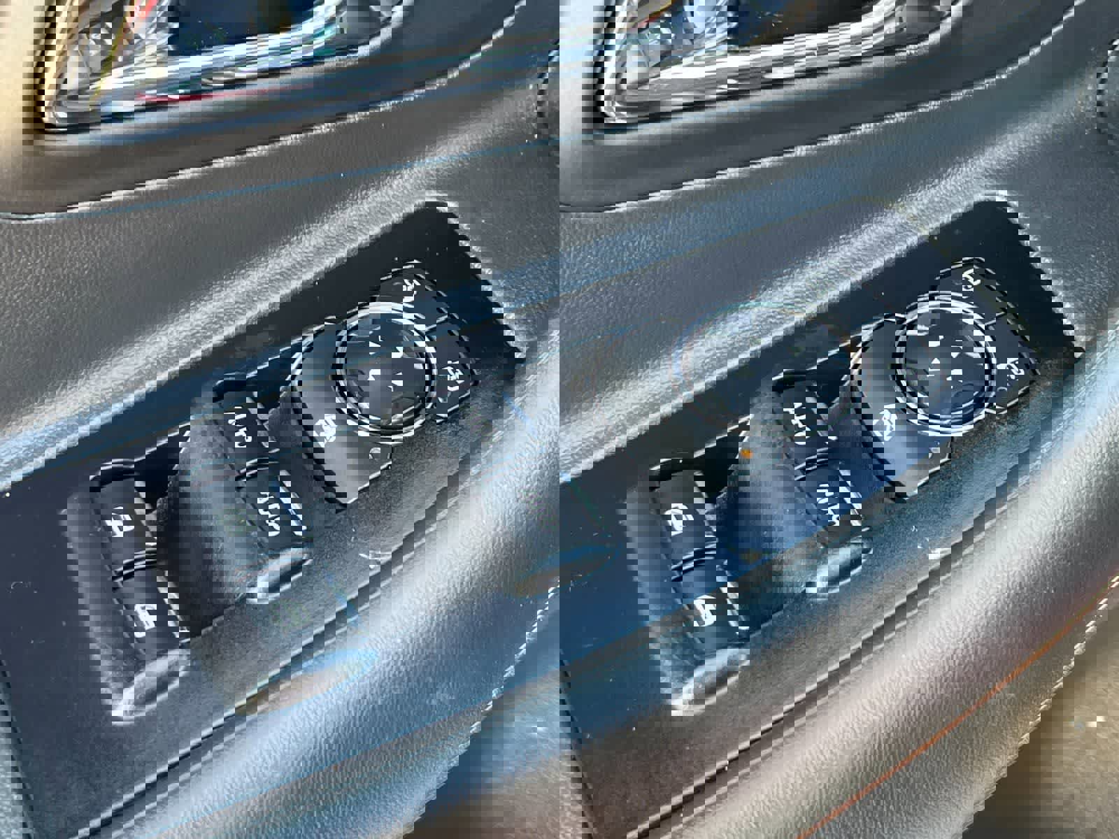 Used 2018 Ford Taurus Limited FWD image 14