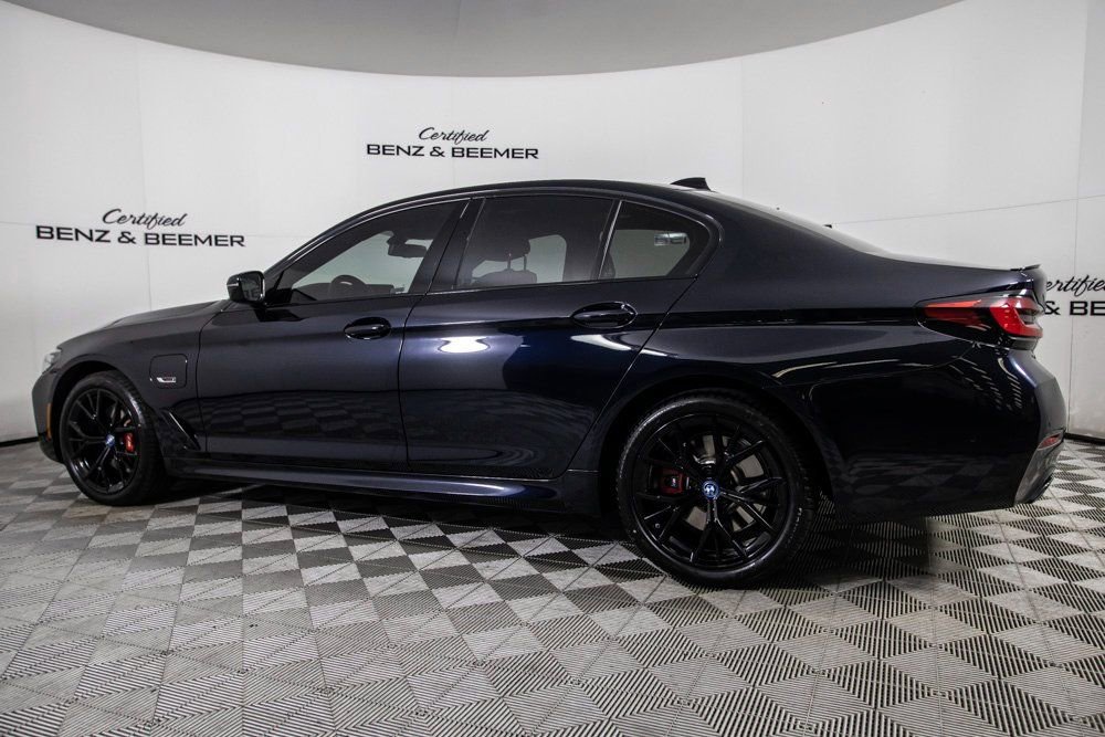 Used 2023 BMW 530e w/ M Sport Package image 8