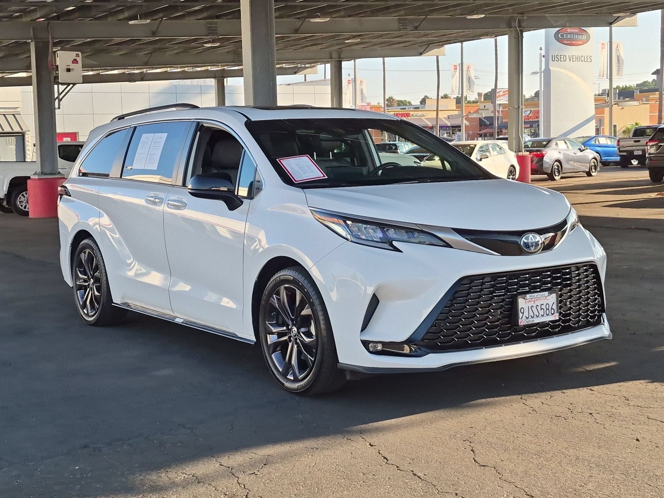 Certified 2024 Toyota Sienna XSE w/ XSE Plus Package FWD image 2