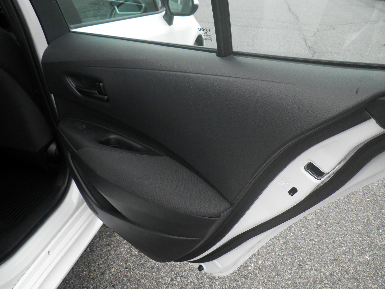 Used 2025 Toyota Corolla LE FWD image 24