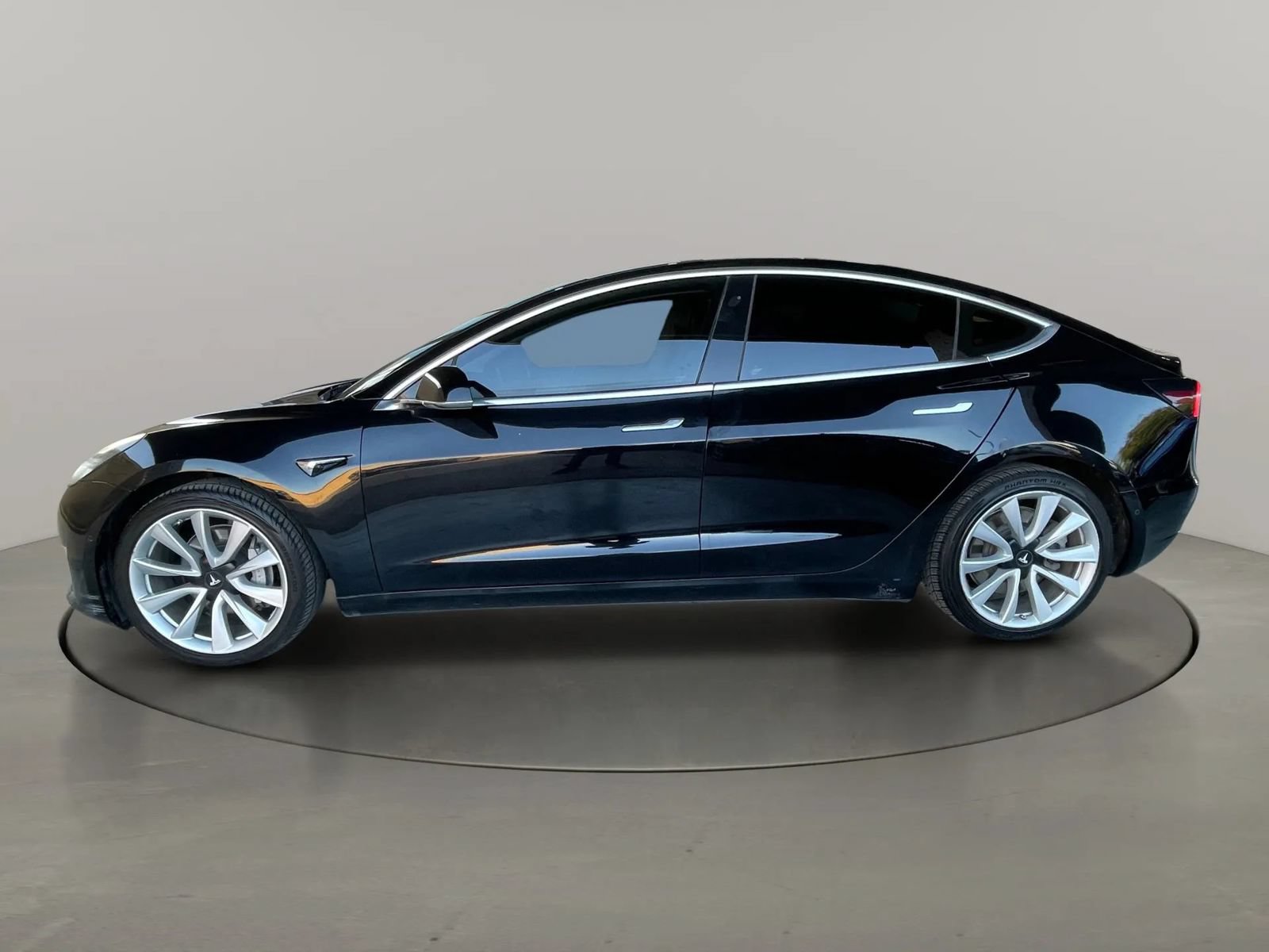 Used 2018 Tesla Model 3 Performance AWD/4WD image 2