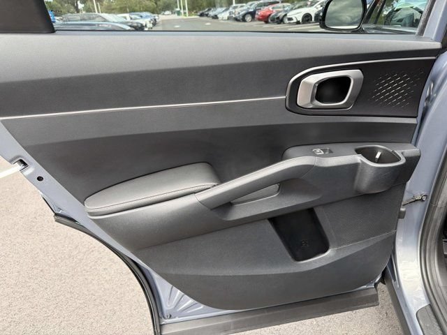 Used 2023 Kia Sorento LX FWD image 12