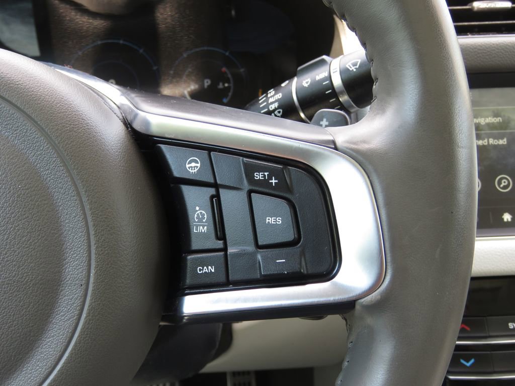 Used 2020 Jaguar XF Prestige AWD/4WD image 23