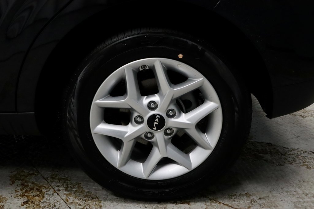 Used 2025 Kia Soul LX image 18