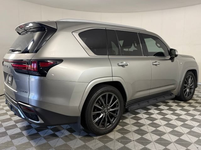 Used 2023 Lexus LX 600 F Sport w/ Accessory Package (Z1) AWD/4WD image 8