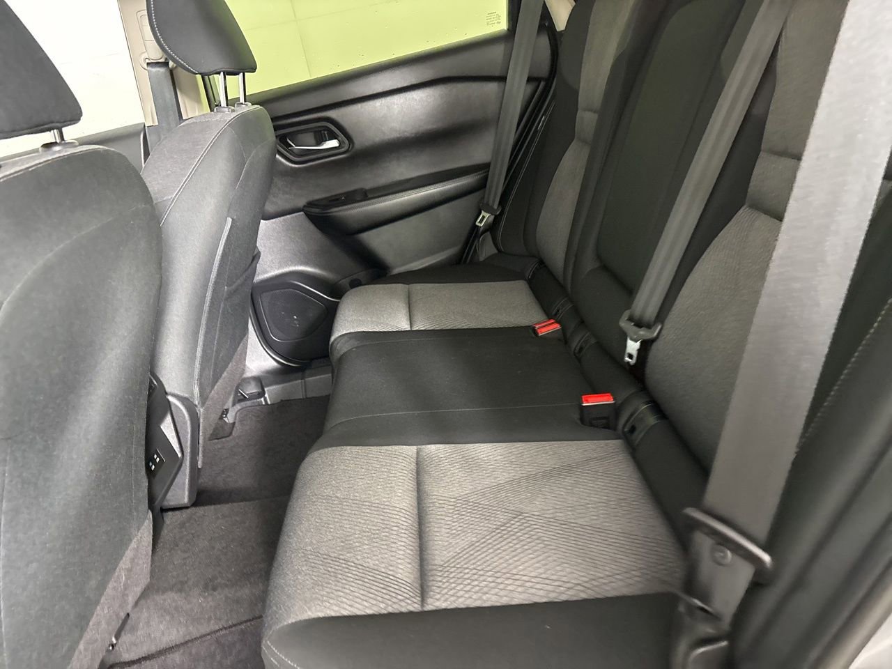 Used 2025 Nissan Rogue SV image 20