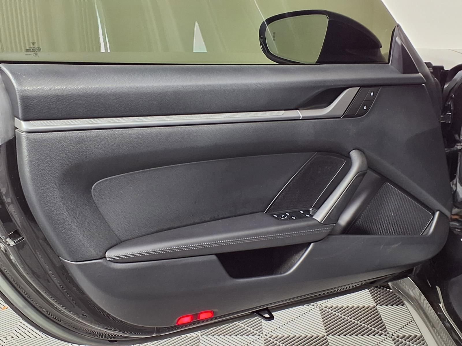 Used 2023 Porsche 911 Carrera RWD image 21