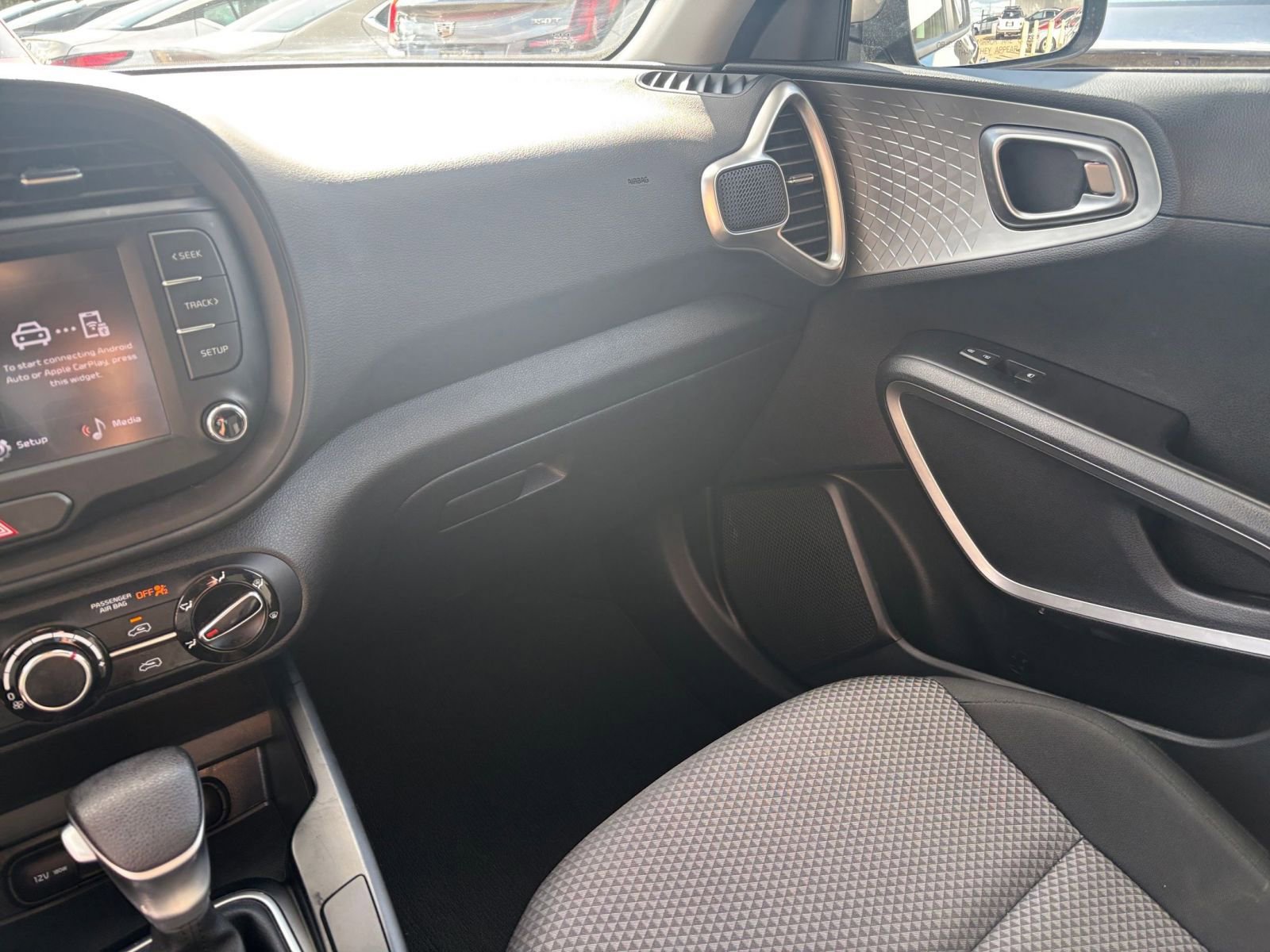 Used 2025 Kia Soul LX w/ LX Technology Package image 33