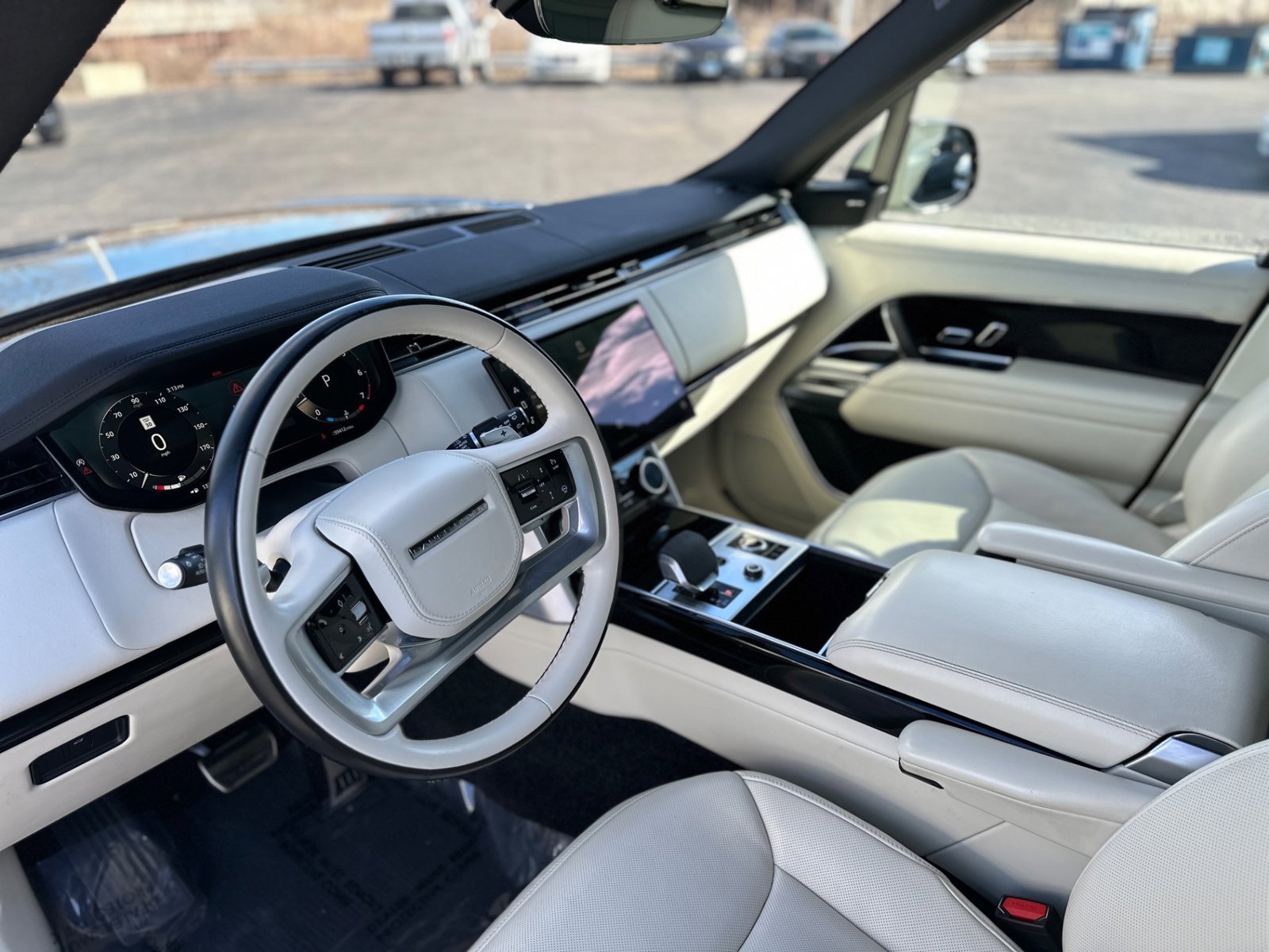 Used 2023 Land Rover Range Rover SE image 21