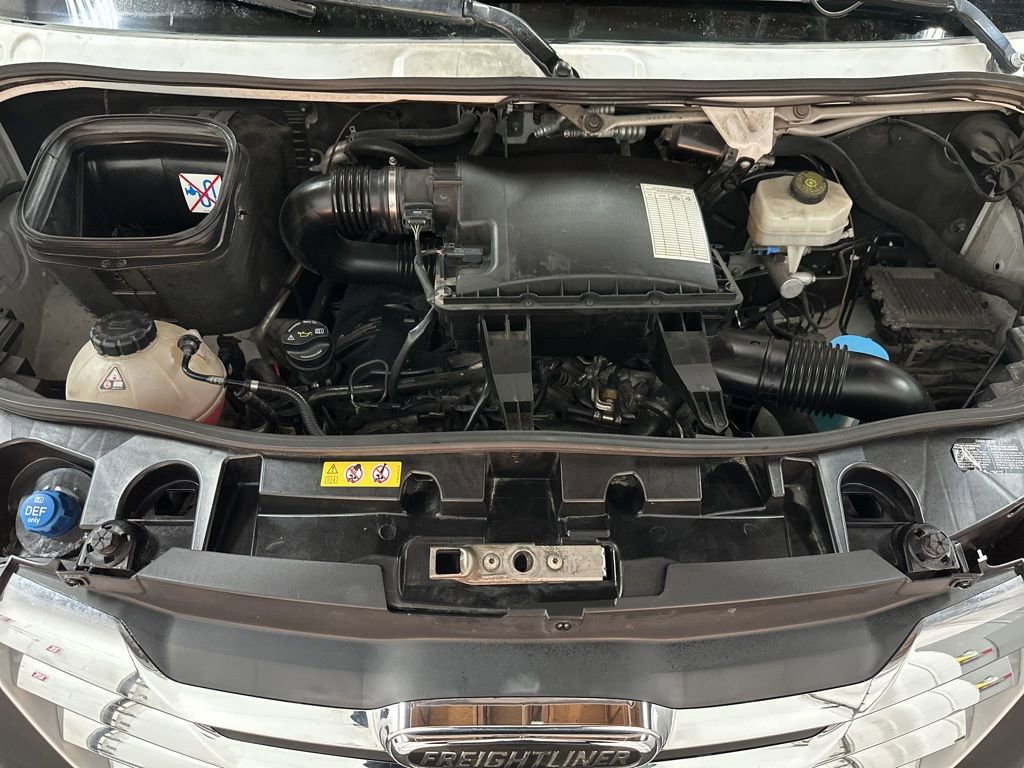 Used 2019 Freightliner Sprinter 144 RWD image 31