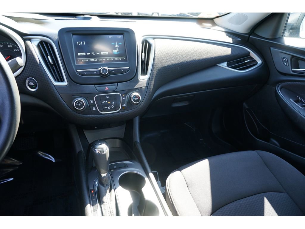 Used 2018 Chevrolet Malibu LS image 21