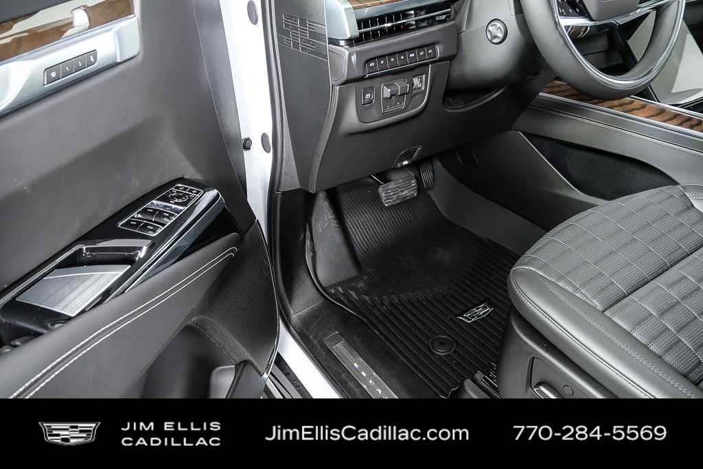 Certified 2026 Cadillac Escalade ESV Platinum Sport w/ LPO, ONYX Package AWD/4WD image 8