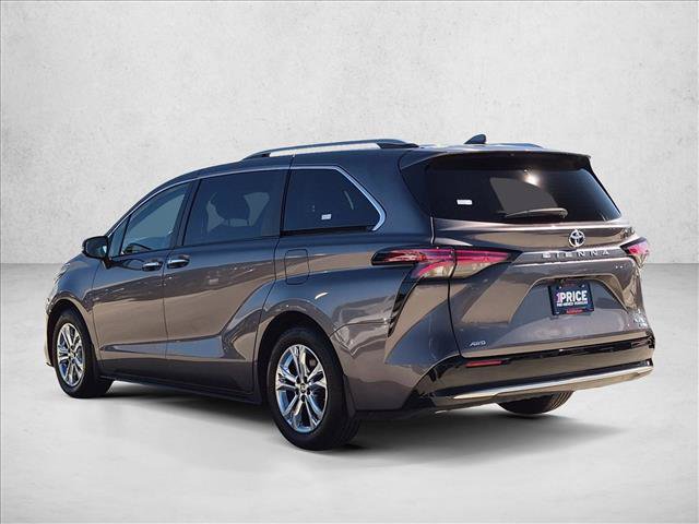 Used 2024 Toyota Sienna Platinum AWD/4WD image 8