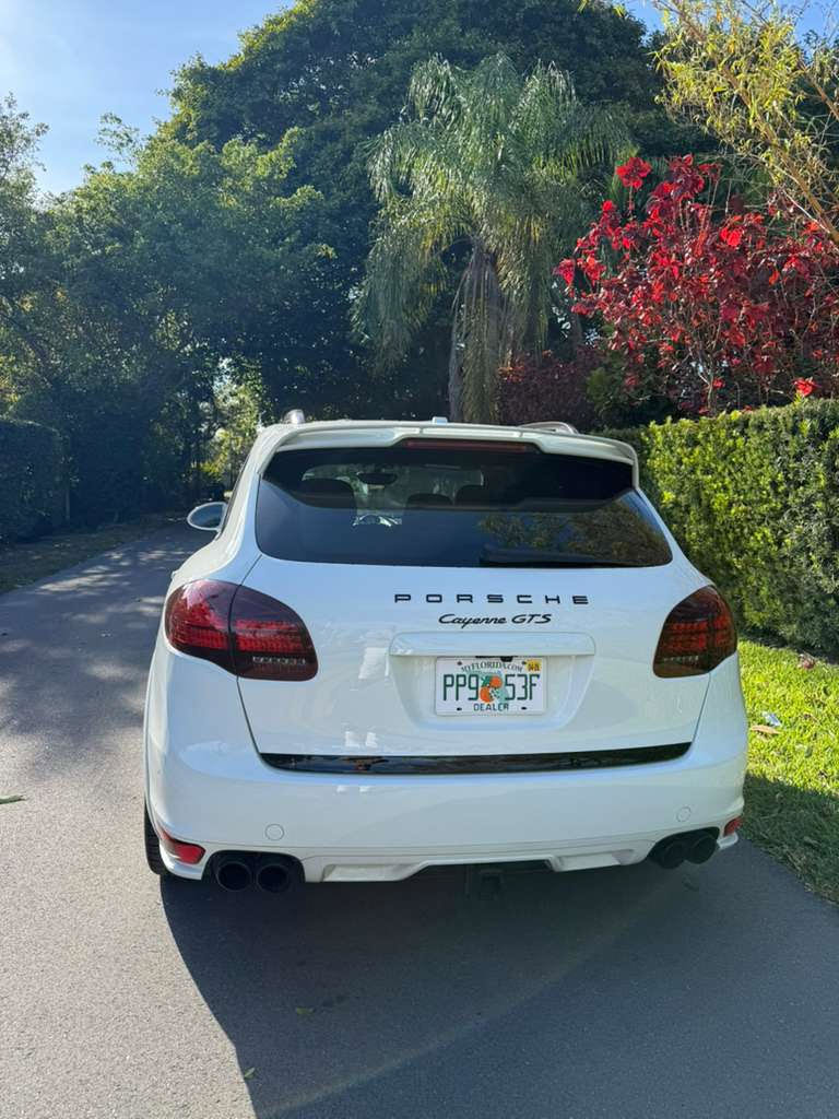 Used 2014 Porsche Cayenne GTS image 4