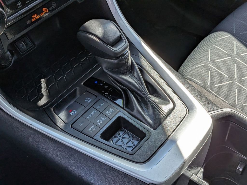 Used 2025 Toyota RAV4 XLE w/ Convenience Package image 23