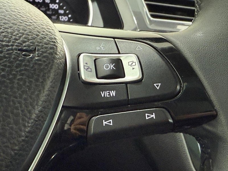 Used 2020 Volkswagen Tiguan SE image 15