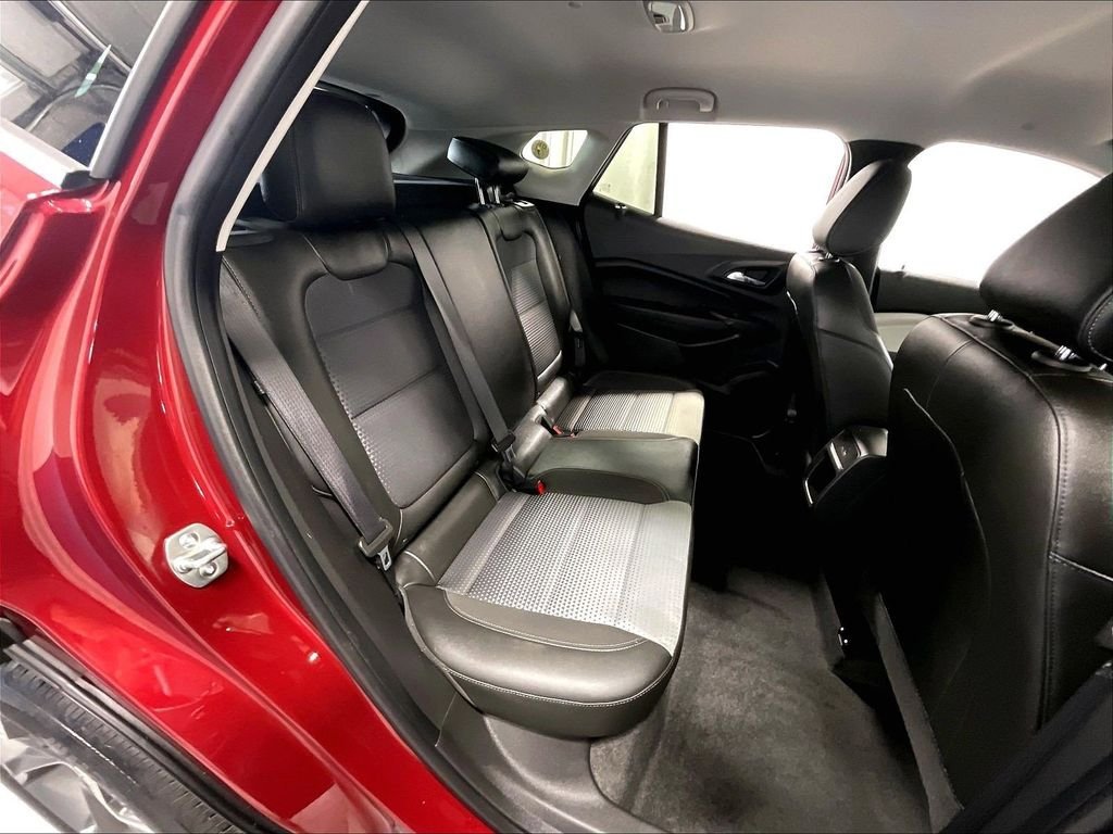 Used 2025 Chevrolet Trax LT w/ Driver Confidence Package FWD image 16