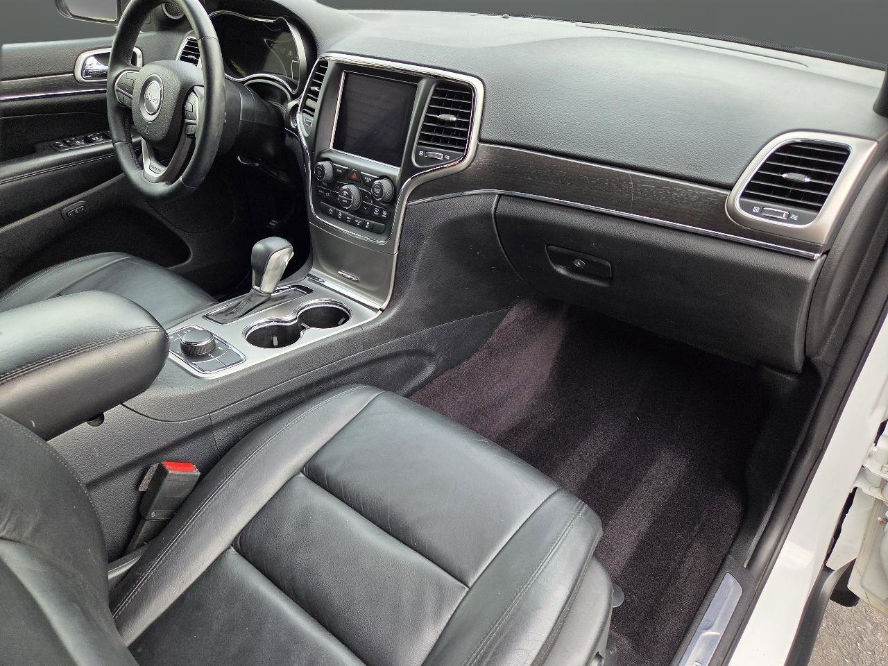 Used 2018 Jeep Grand Cherokee Limited AWD/4WD image 15