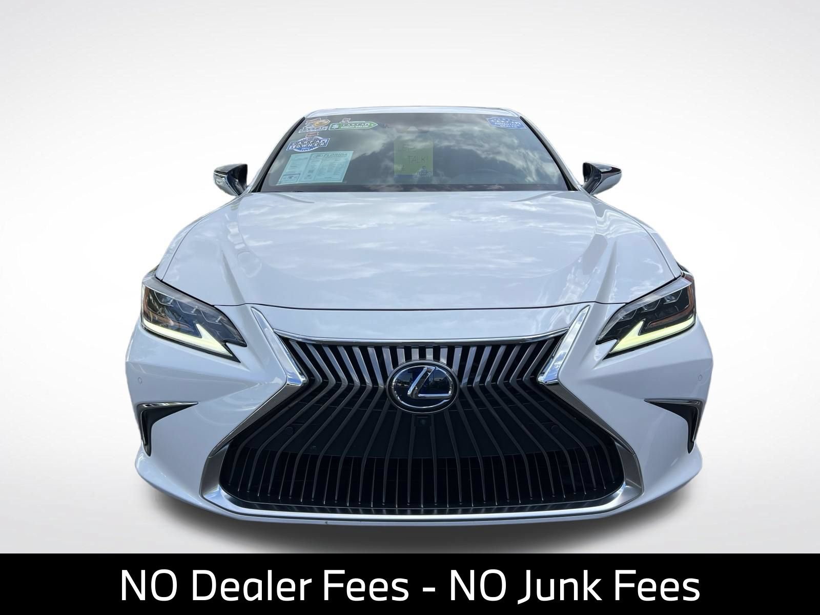 Used 2019 Lexus ES 300h Ultra Luxury w/ Accessory Package 2 FWD image 4