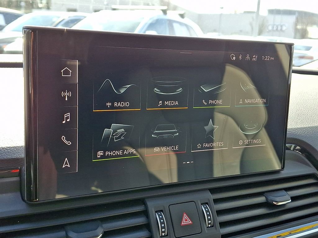 Used 2023 Audi Q5 e Premium w/ Convenience Package image 6