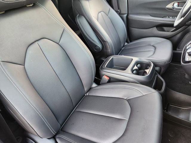 New 2026 Chrysler Pacifica Select FWD image 8