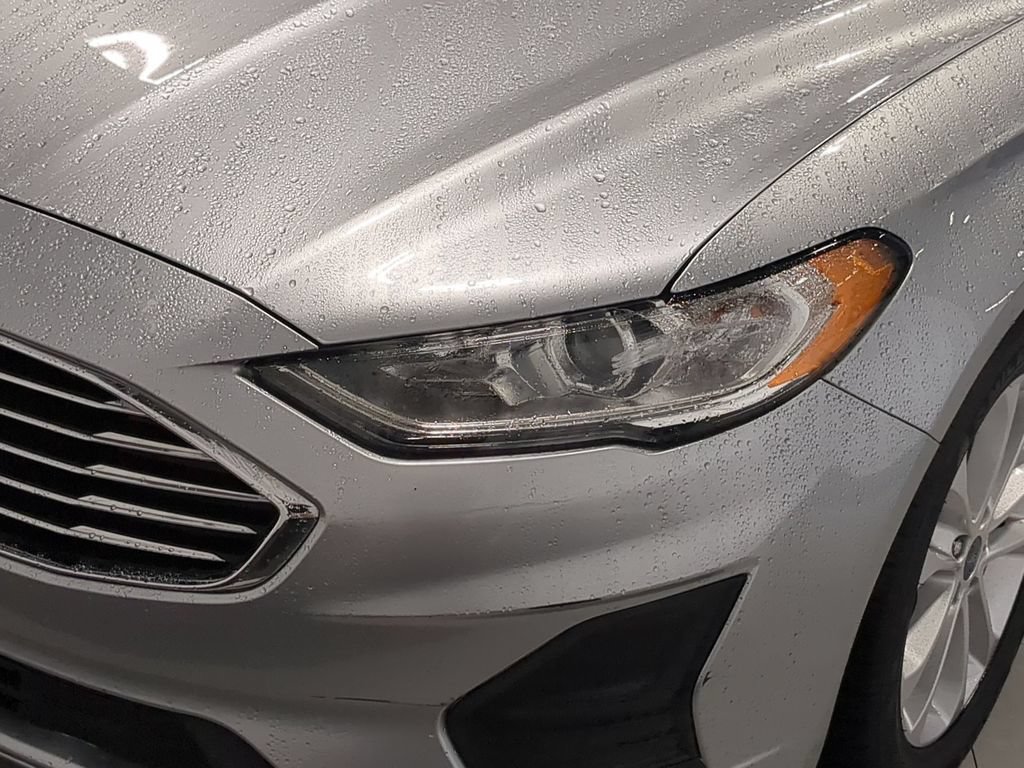 Used 2020 Ford Fusion SE FWD image 14