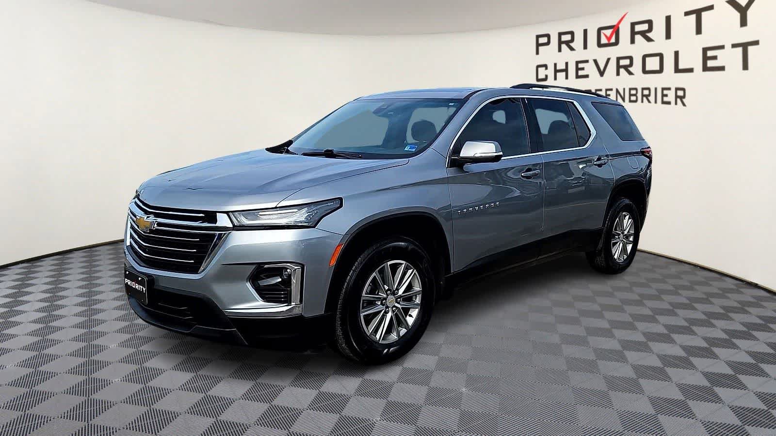 Used 2023 Chevrolet Traverse LT FWD image 4