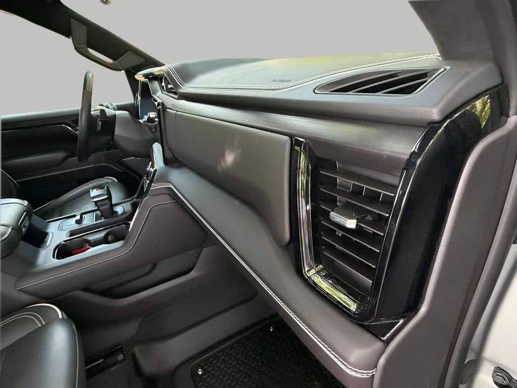 Used 2024 GMC Sierra 1500 AT4X AWD/4WD image 12