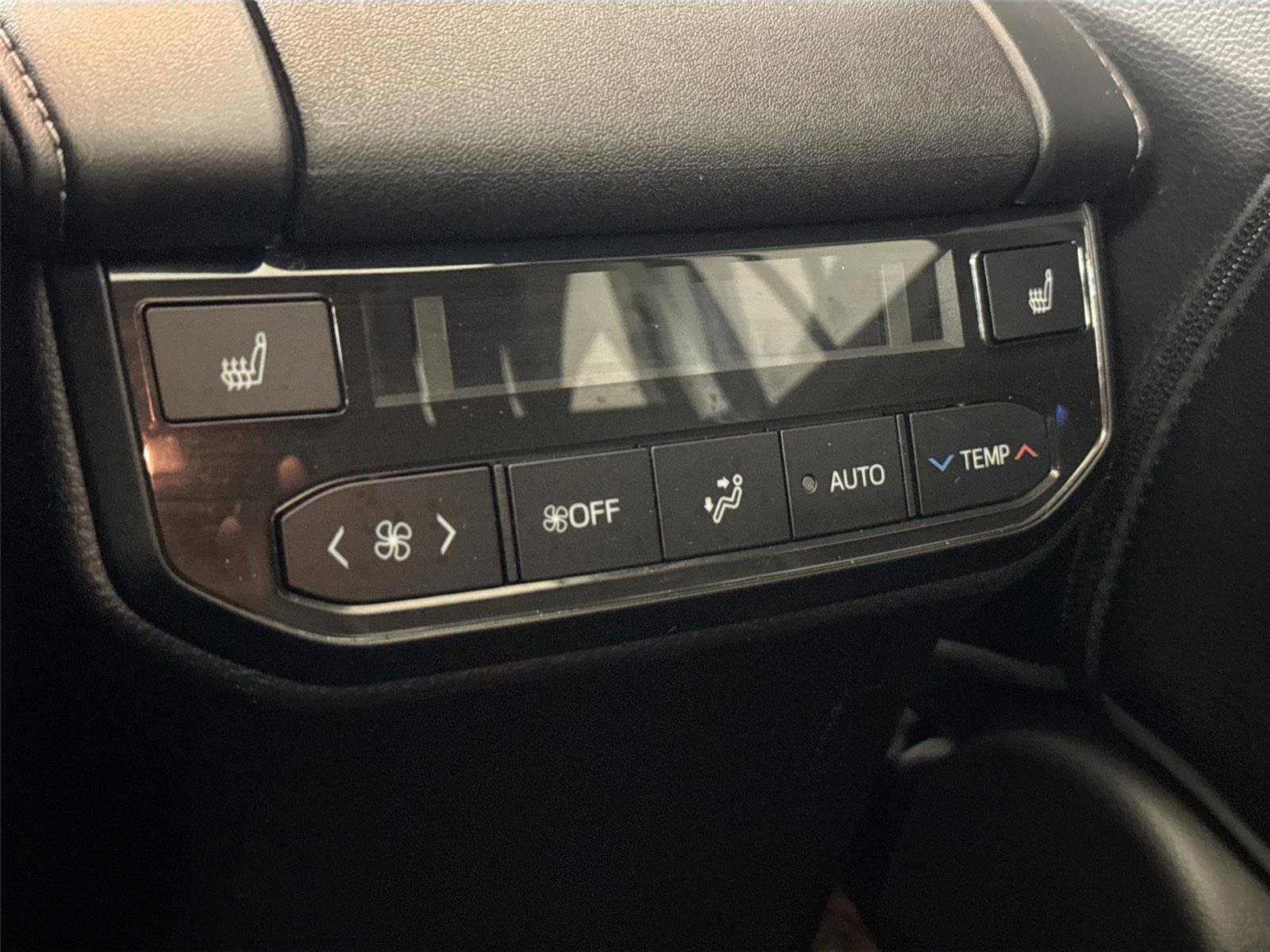 Used 2022 Toyota Highlander Platinum FWD image 39