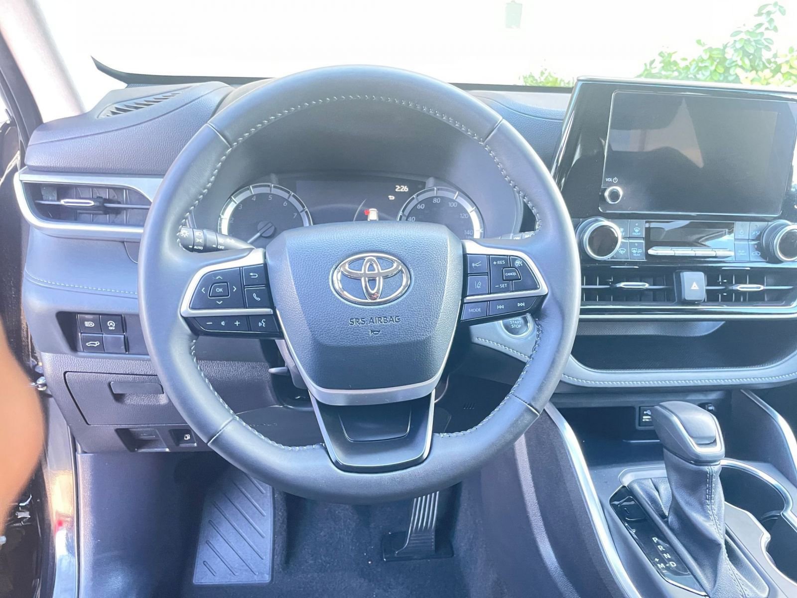 Used 2025 Toyota Highlander LE image 29