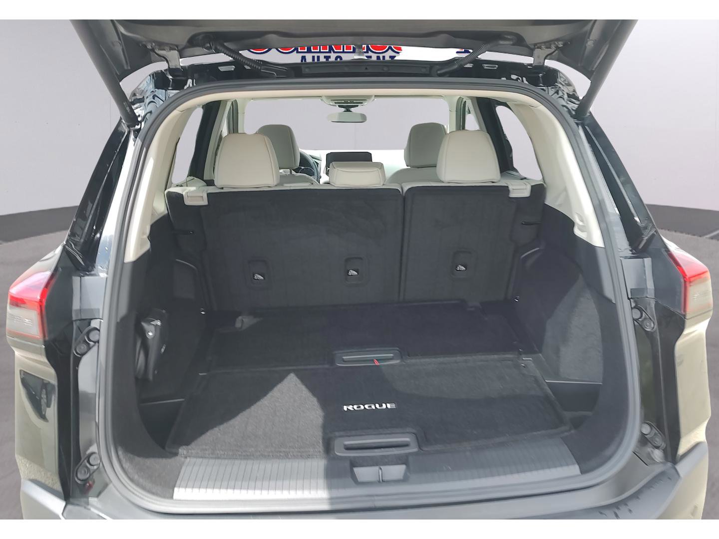 Used 2023 Nissan Rogue SL w/ SL Premium Package AWD/4WD image 9