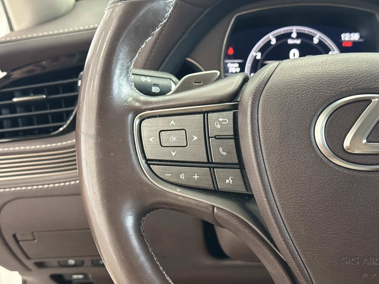 Used 2020 Lexus LS 500 w/ Accessory Package (Z1) RWD image 22