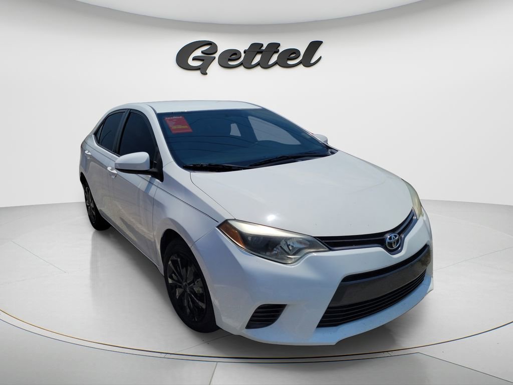 Used 2016 Toyota Corolla LE FWD image 3