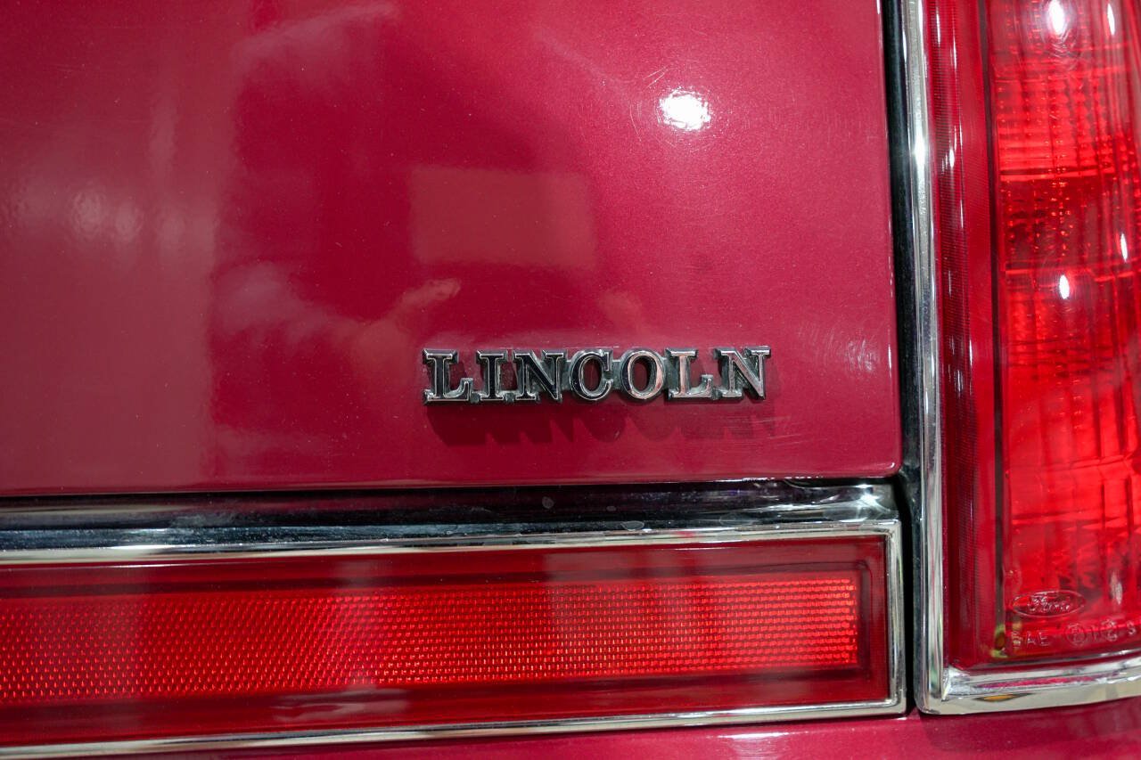 Used 1990 Lincoln Mark VII LSC RWD image 27