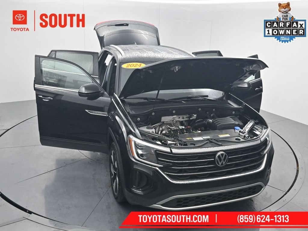 Used 2024 Volkswagen Atlas Cross Sport SE FWD image 60