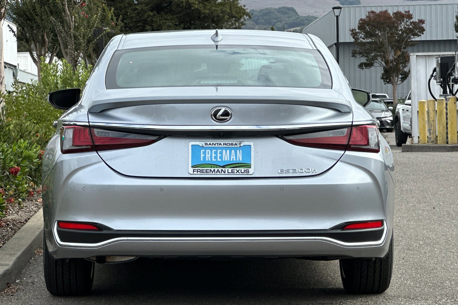 New 2025 Lexus ES 300h w/ Premium Package image 5