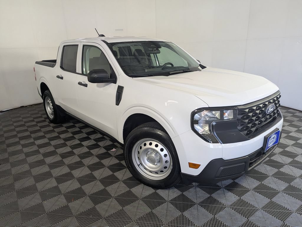 Used 2025 Ford Maverick XL w/ Equipment Group 102A AWD/4WD image 2