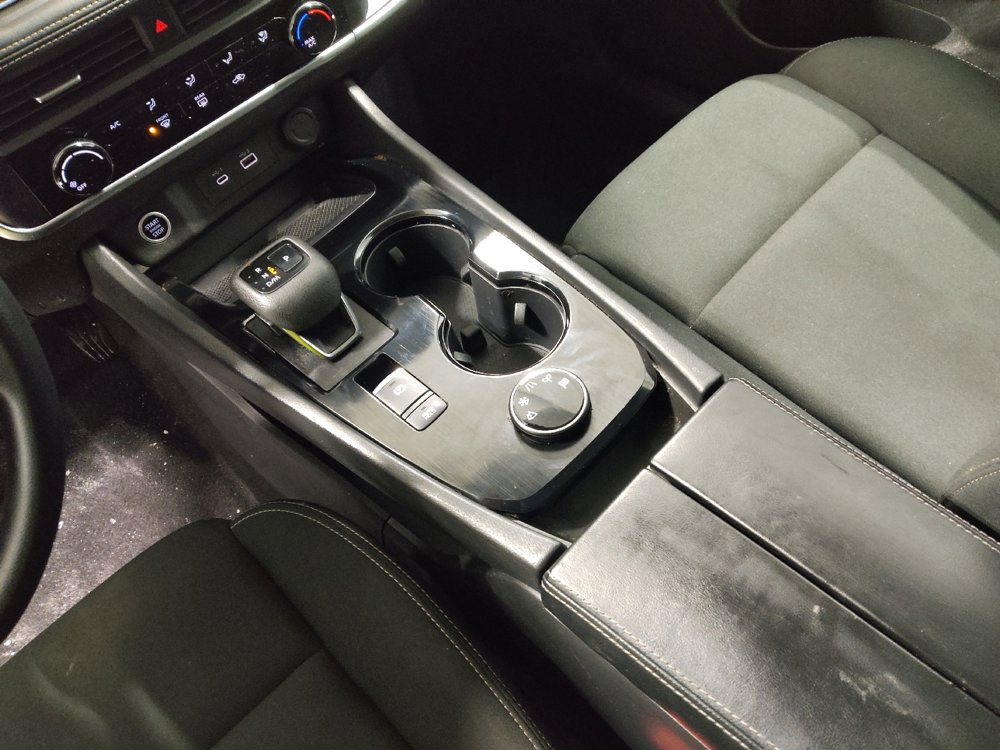 Used 2023 Nissan Rogue S image 26