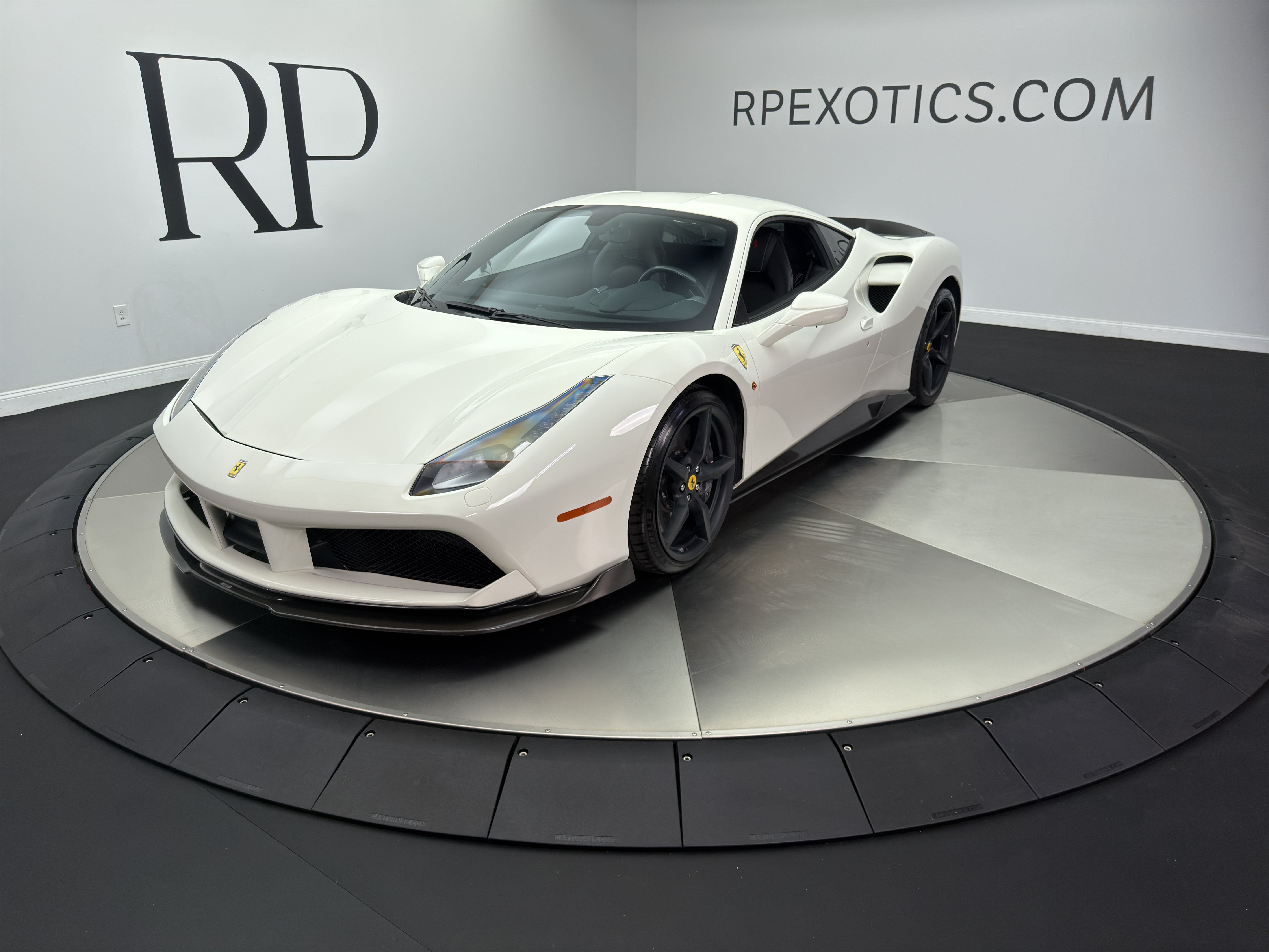 Used 2019 Ferrari 488 GTB RWD image 1
