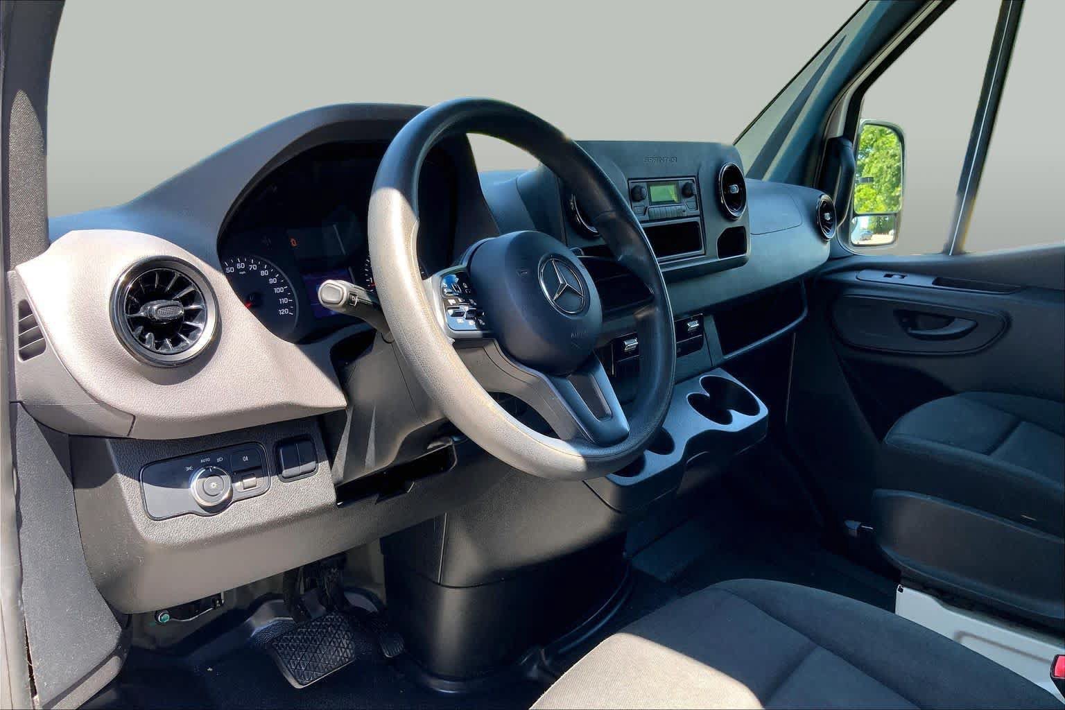 Used 2022 Mercedes-Benz Sprinter 2500 image 19