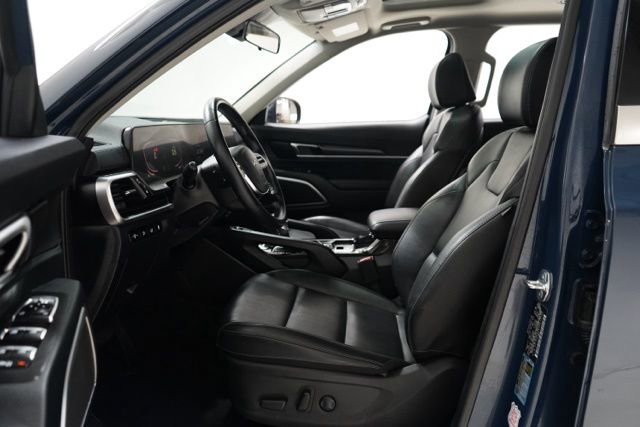 Used 2025 Kia Telluride S image 19