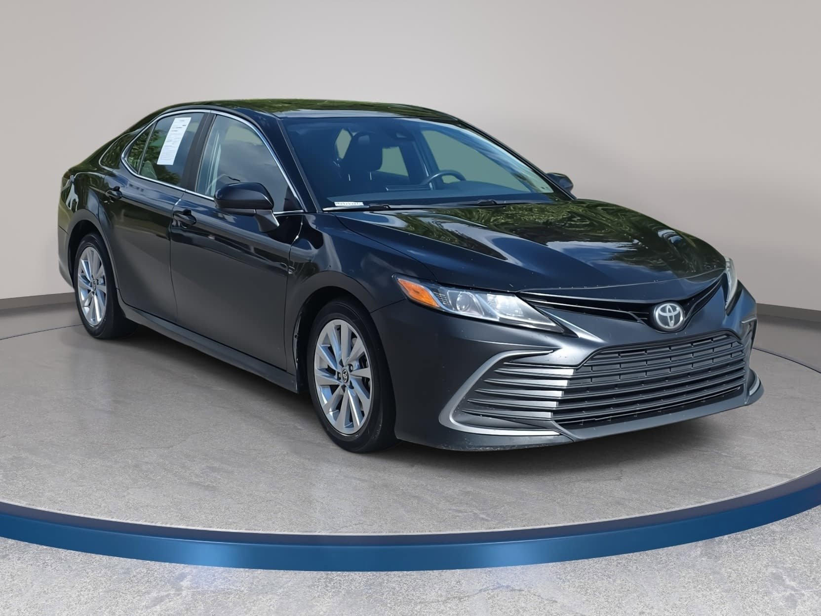 Used 2021 Toyota Camry LE FWD image 3