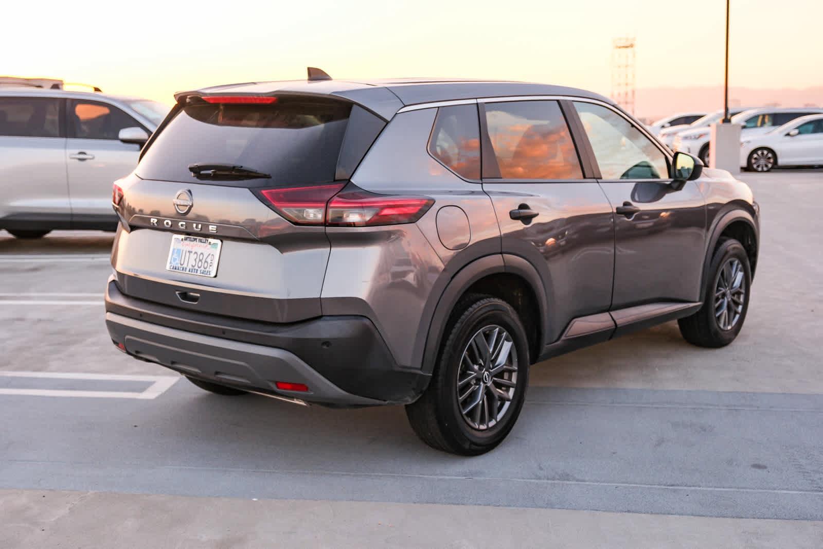 Used 2023 Nissan Rogue S FWD image 4