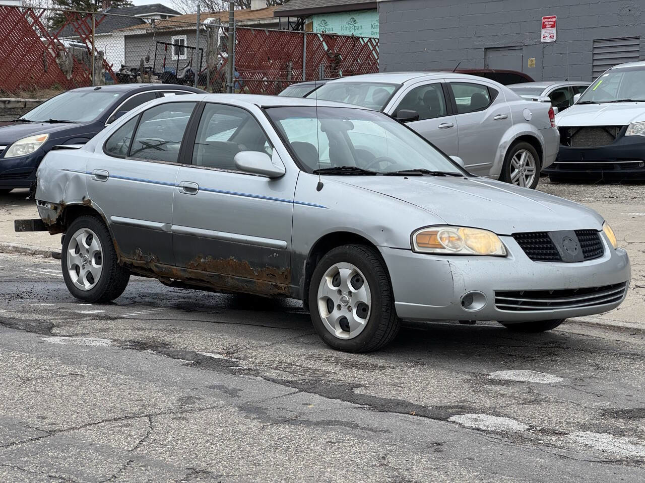Used 2004 Nissan Sentra S w/ Road Trip Pkg image 3